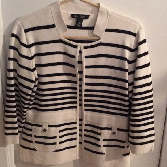 Sweater - Picture 1 of 4